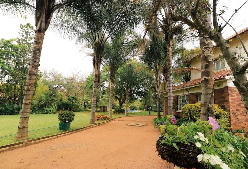 هتل Hillside Manor