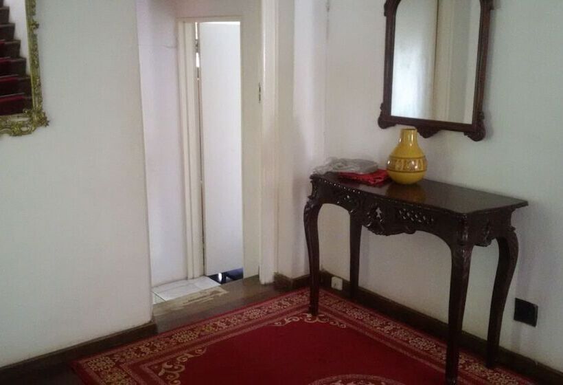 هتل Hillside Manor