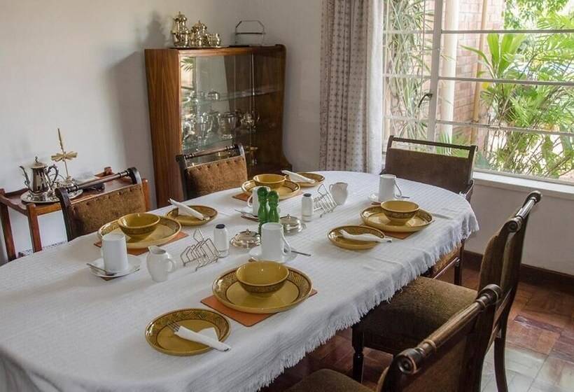 هتل Hillside Manor