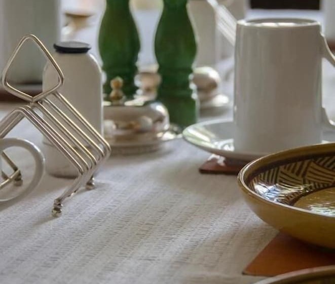 هتل Hillside Manor