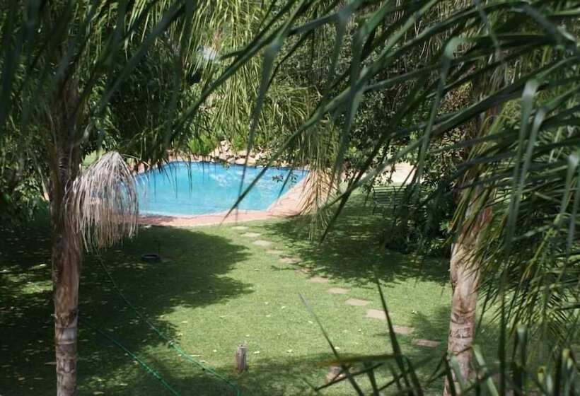 هتل Hillside Manor