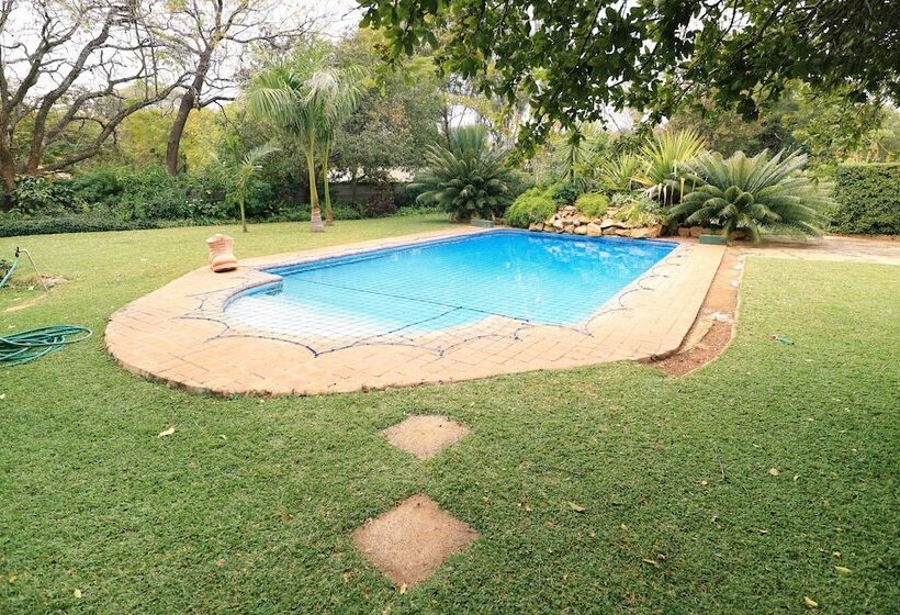 هتل Hillside Manor