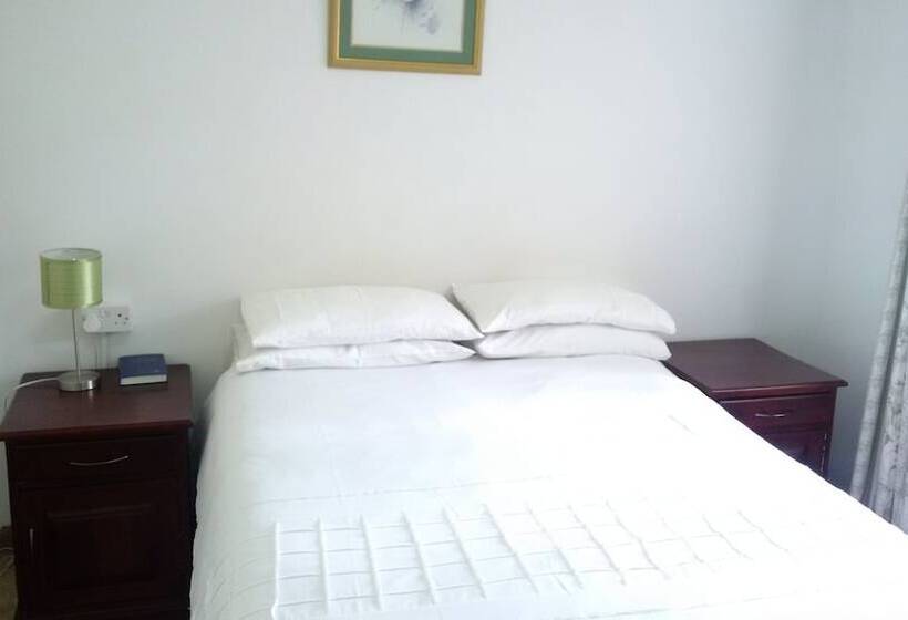 هتل Hillside Manor