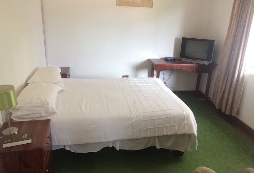 هتل Hillside Manor