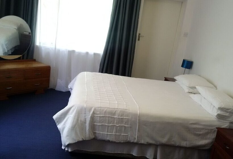 هتل Hillside Manor