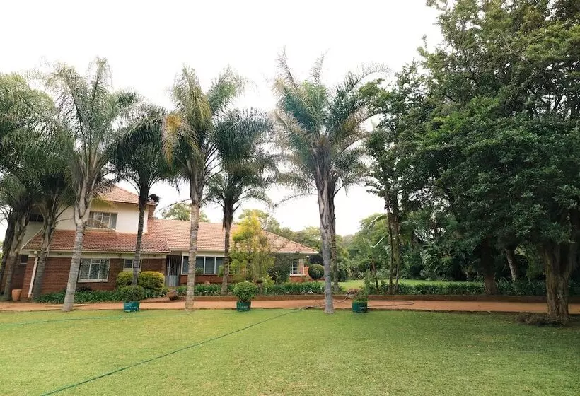 هتل Hillside Manor