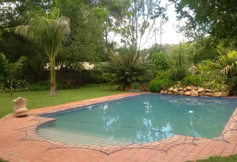 هتل Hillside Manor