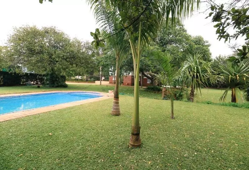 هتل Hillside Manor