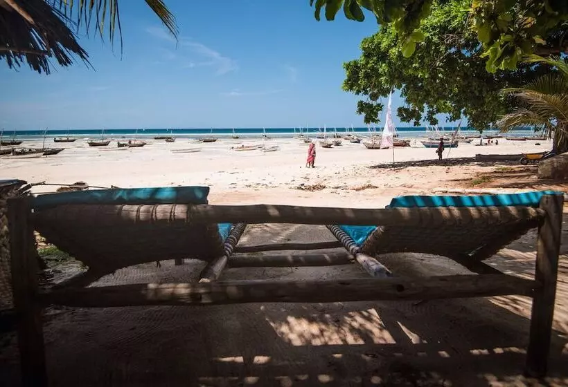 Hotelli Ocean Breeze Lodge