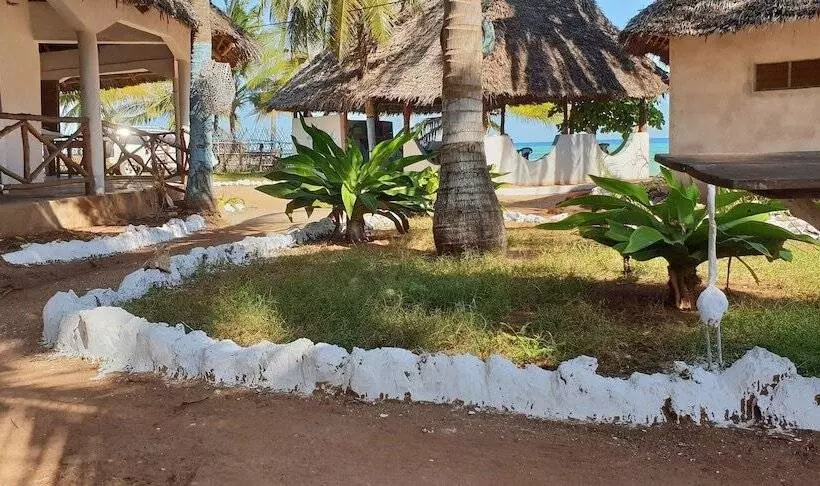 Hotelli Ocean Breeze Lodge