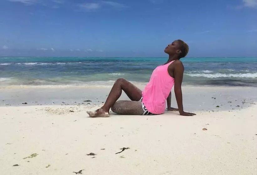 Hotelli Ocean Breeze Lodge