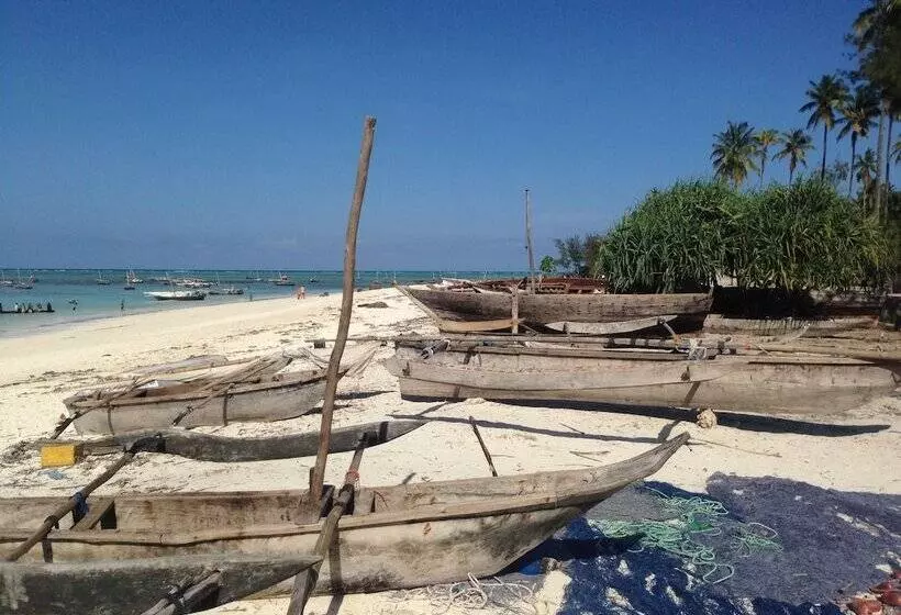 Hotelli Ocean Breeze Lodge