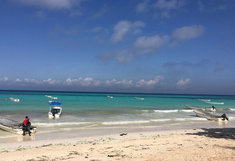 בית מלון כפרי Ocean Breeze Lodge