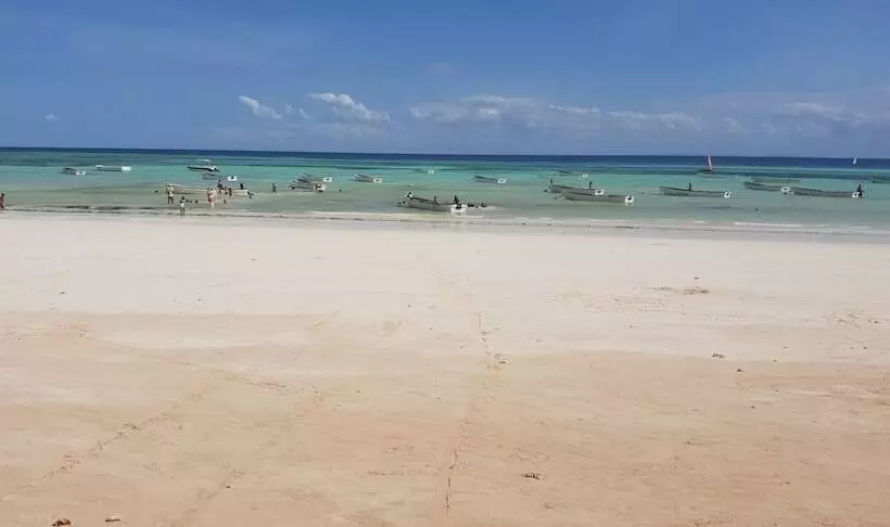 Hotelli Ocean Breeze Lodge