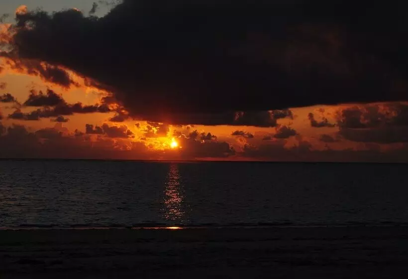 Hotelli Ocean Breeze Lodge