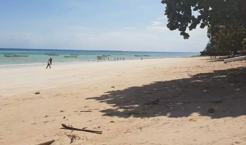 Hotelli Ocean Breeze Lodge