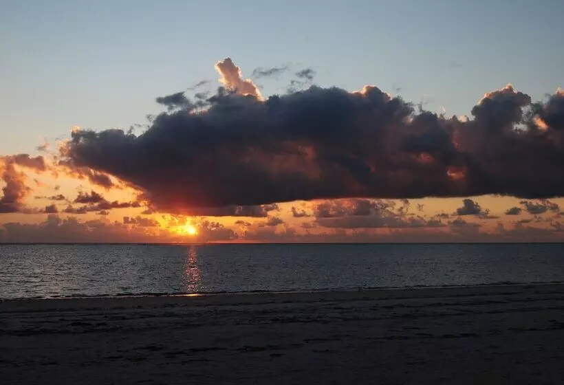 Hotelli Ocean Breeze Lodge