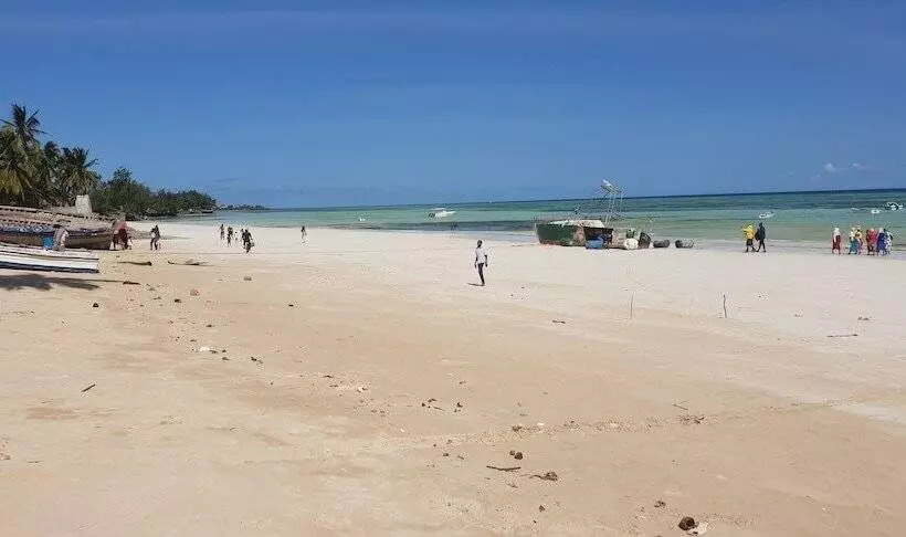 Hotelli Ocean Breeze Lodge