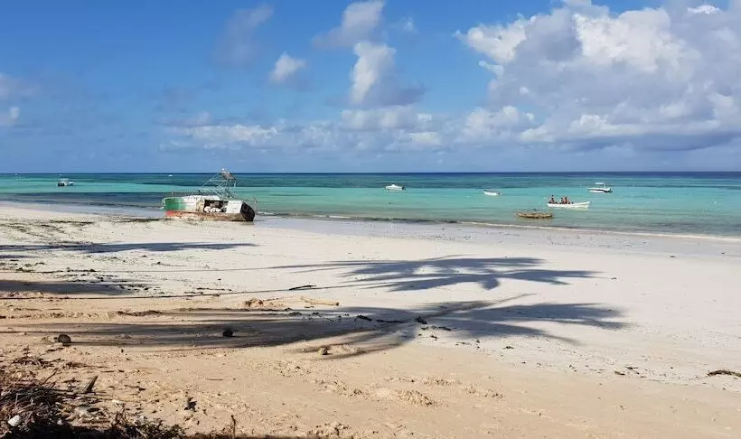 Hotelli Ocean Breeze Lodge