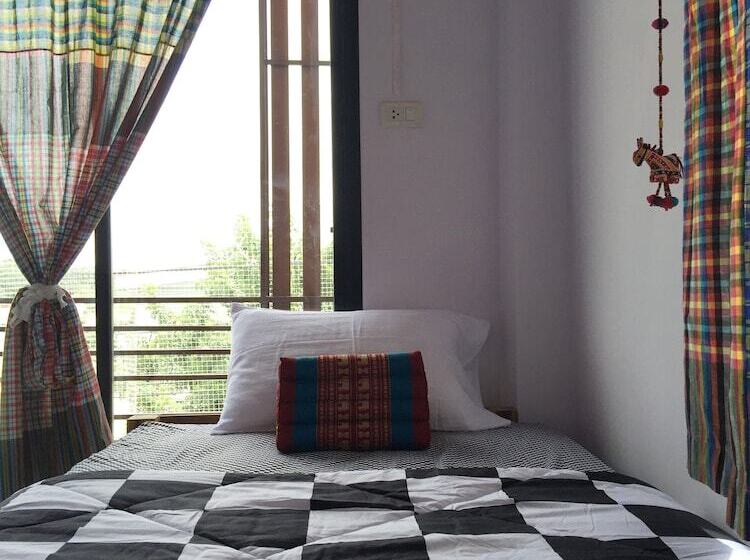 Отель Sukhothai Cozy Hostel & Dorm