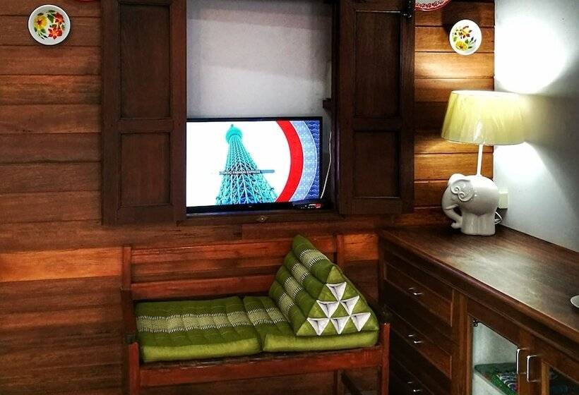 Отель Sukhothai Cozy Hostel & Dorm