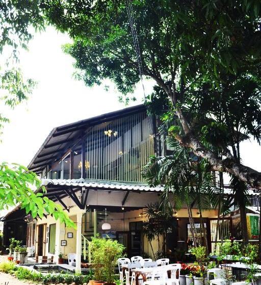 Отель The Old Times Nakhon