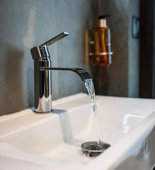 The Orange House Boutique Hotel And Upstairs Rooftop Bar   Brand New