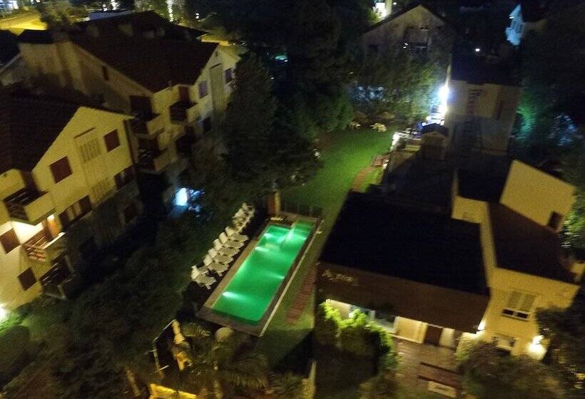 هتل Ayres Village Apart