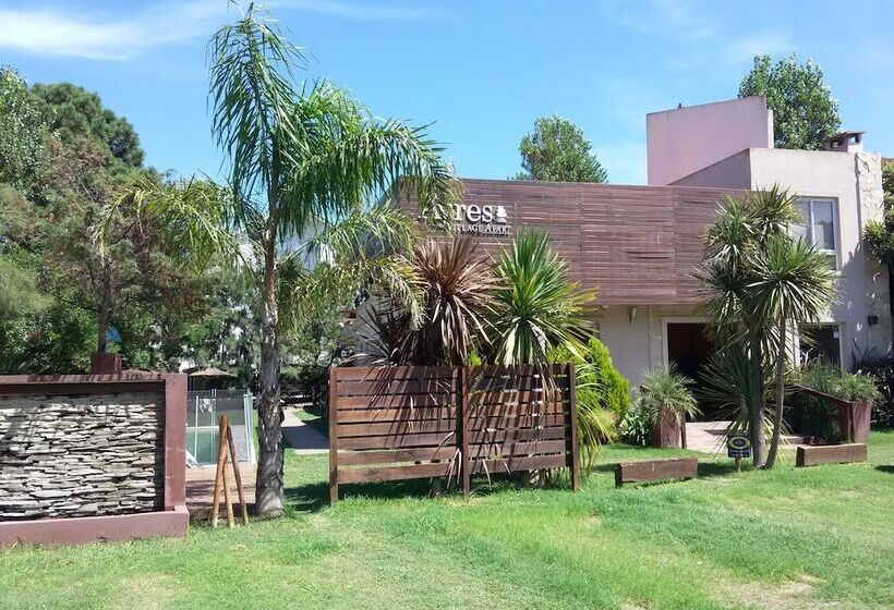 هتل Ayres Village Apart