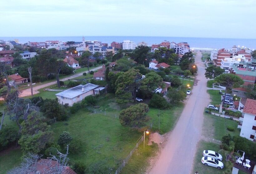 هتل Ayres Village Apart