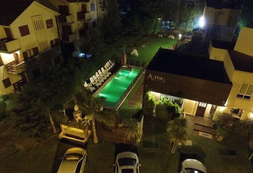 هتل Ayres Village Apart