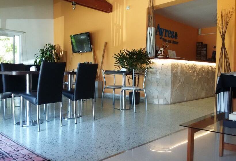 هتل Ayres Village Apart