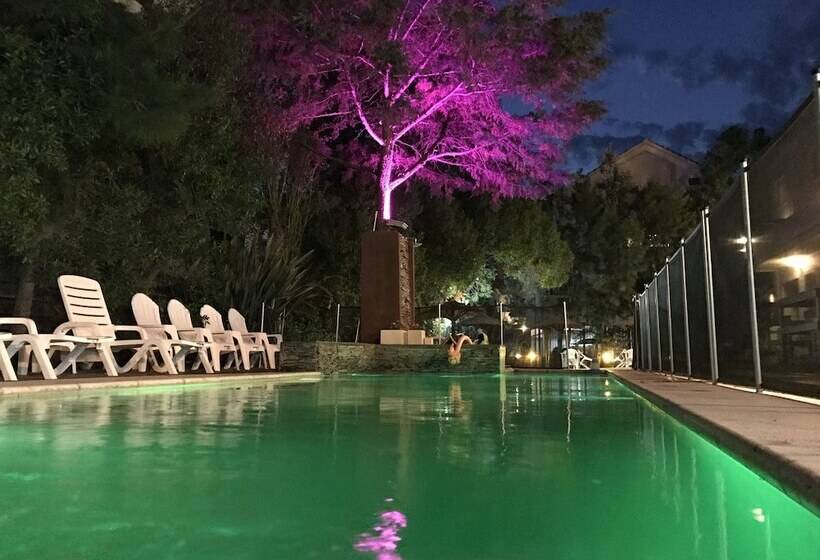 هتل Ayres Village Apart