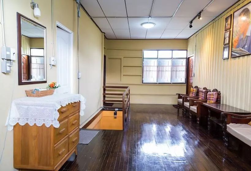 ホテル Banchan Hostel