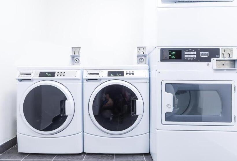 בית מלון כפרי Batavia Apartments