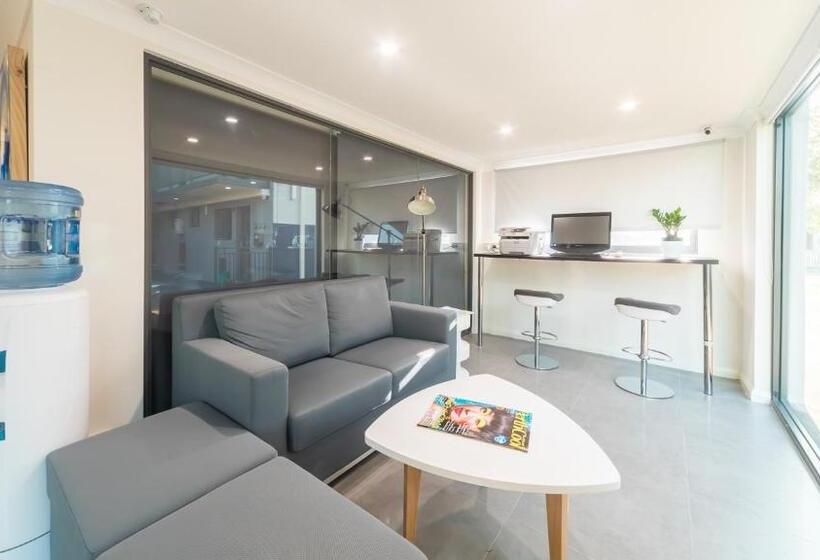 בית מלון כפרי Batavia Apartments