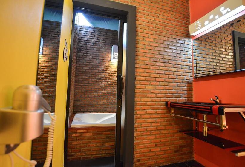 Отель Bed Villa Resort Chaing Rai