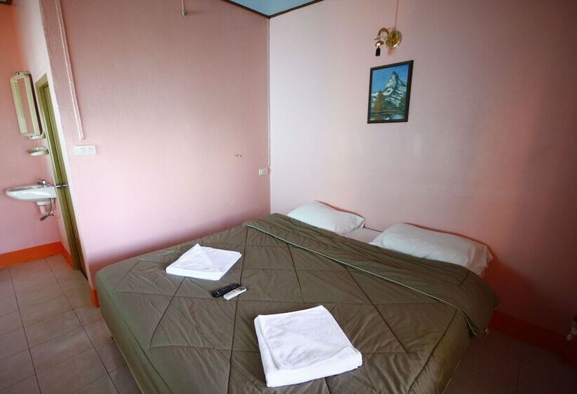 בית מלון כפרי Giant Bungalow