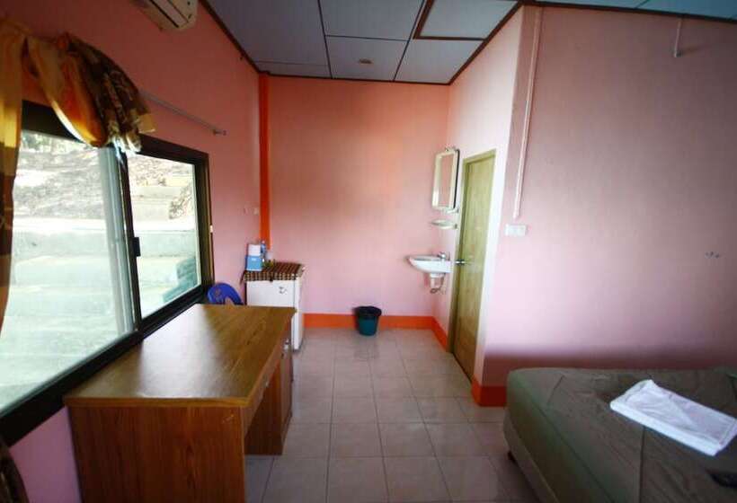 בית מלון כפרי Giant Bungalow