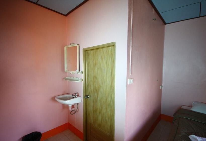 בית מלון כפרי Giant Bungalow