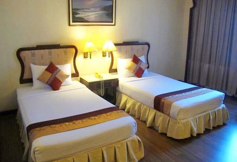 בית מלון כפרי Lee Gardens