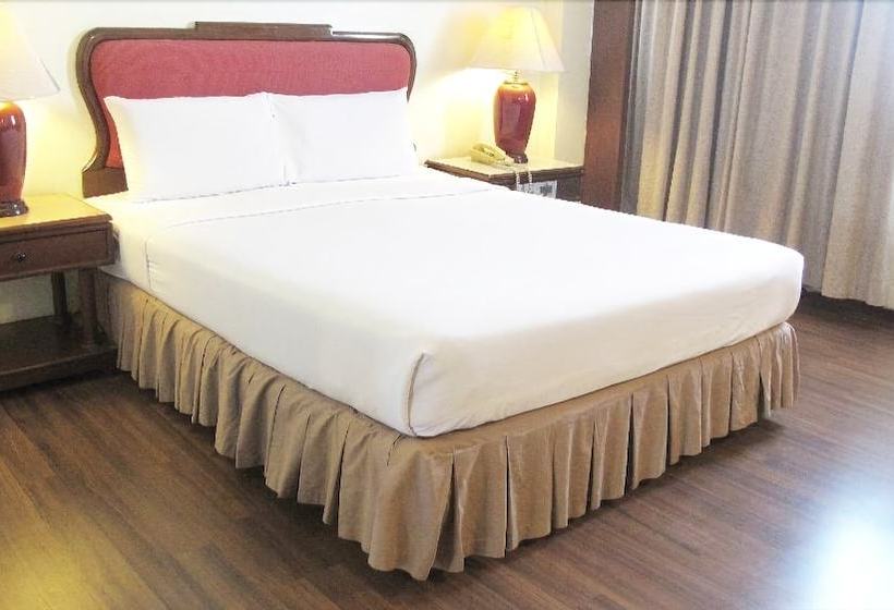 בית מלון כפרי Lee Gardens