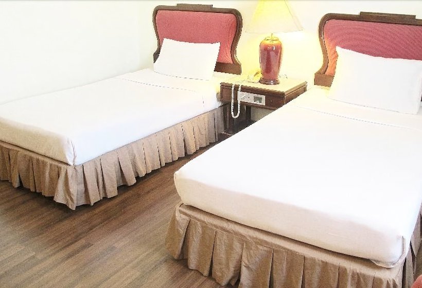 בית מלון כפרי Lee Gardens