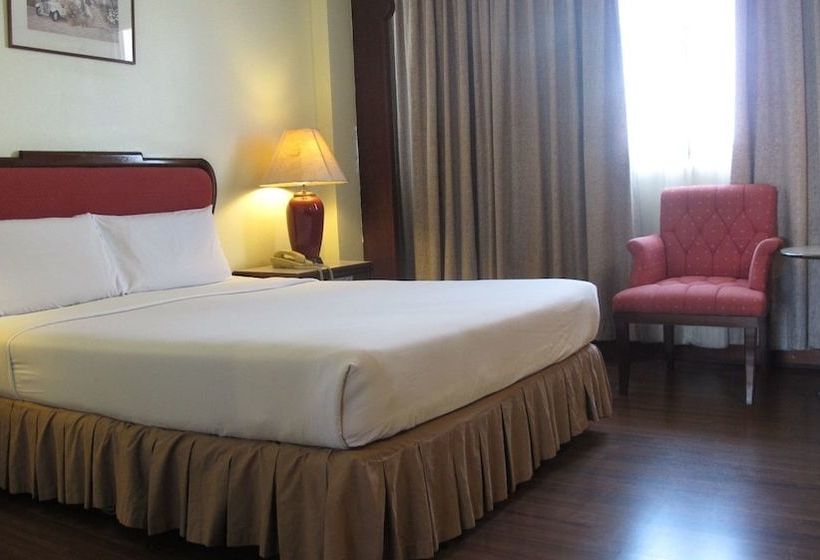 בית מלון כפרי Lee Gardens