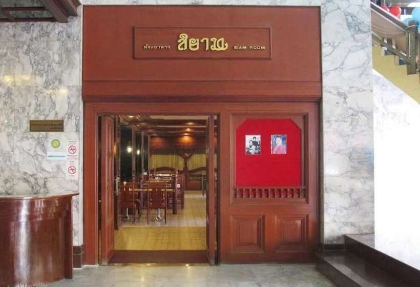 בית מלון כפרי Lee Gardens