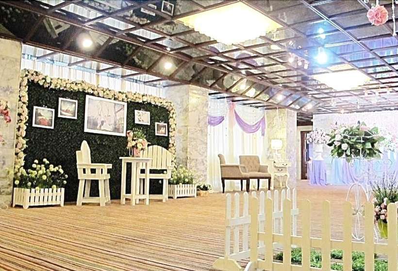 בית מלון כפרי Lee Gardens