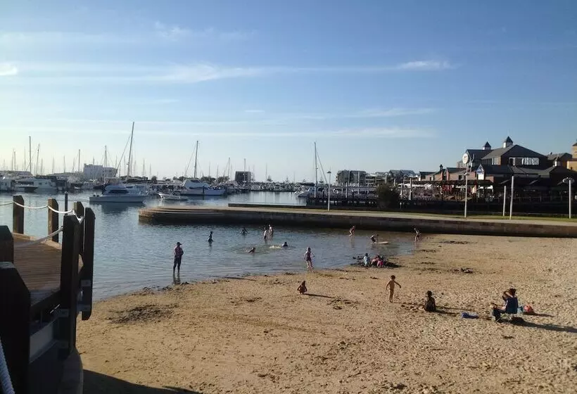 ホテル Mandurah Ocean Marina Chalets