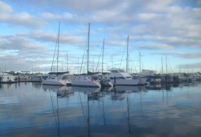 ホテル Mandurah Ocean Marina Chalets