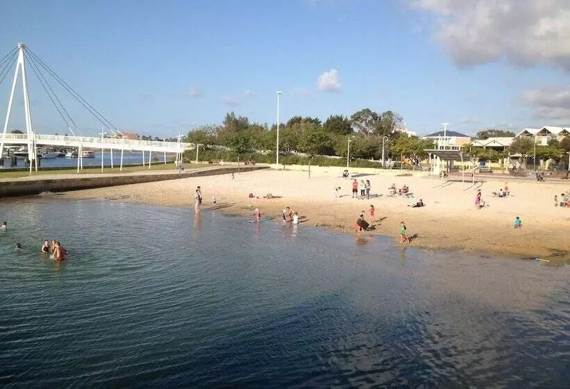 ホテル Mandurah Ocean Marina Chalets