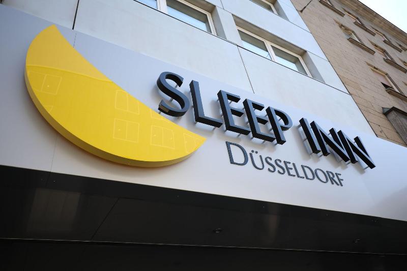 בית מלון כפרי Sleep Inn Dusseldorf